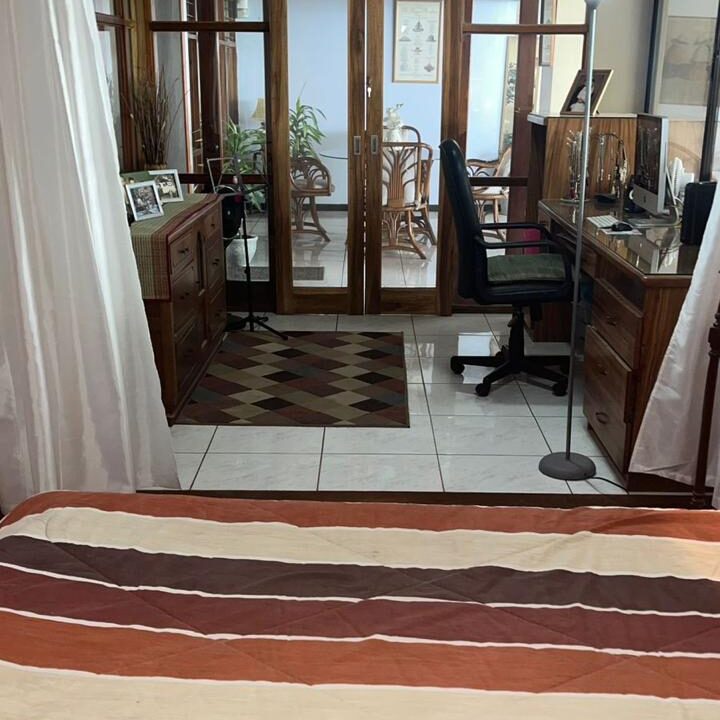 CASA EN VENTA BARRIO EL ROBLEDAL LA URUCA (23)