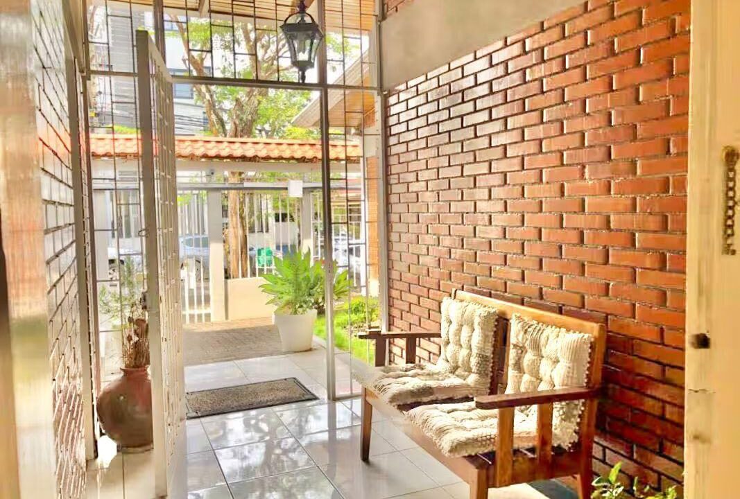 CASA EN VENTA BARRIO EL ROBLEDAL LA URUCA (3)
