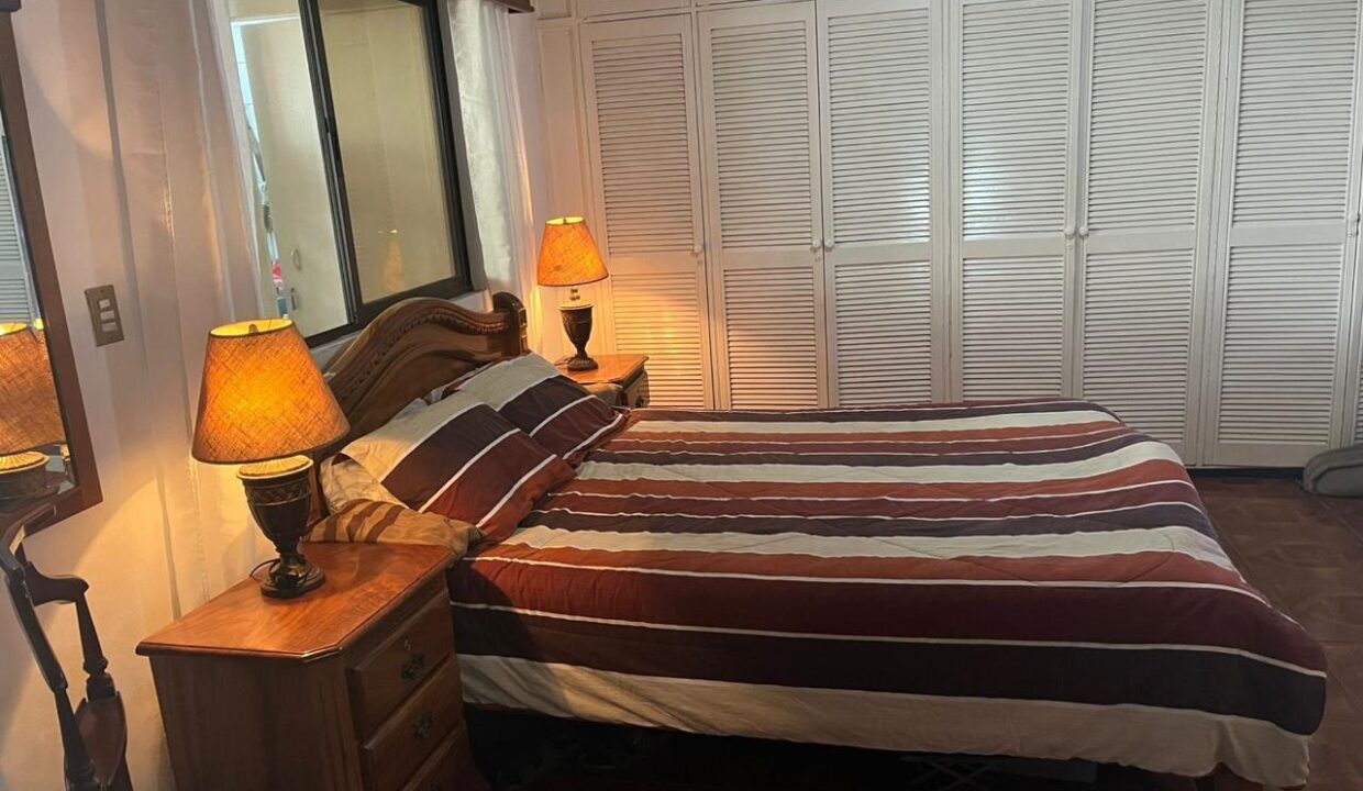 CASA EN VENTA BARRIO EL ROBLEDAL LA URUCA (5)