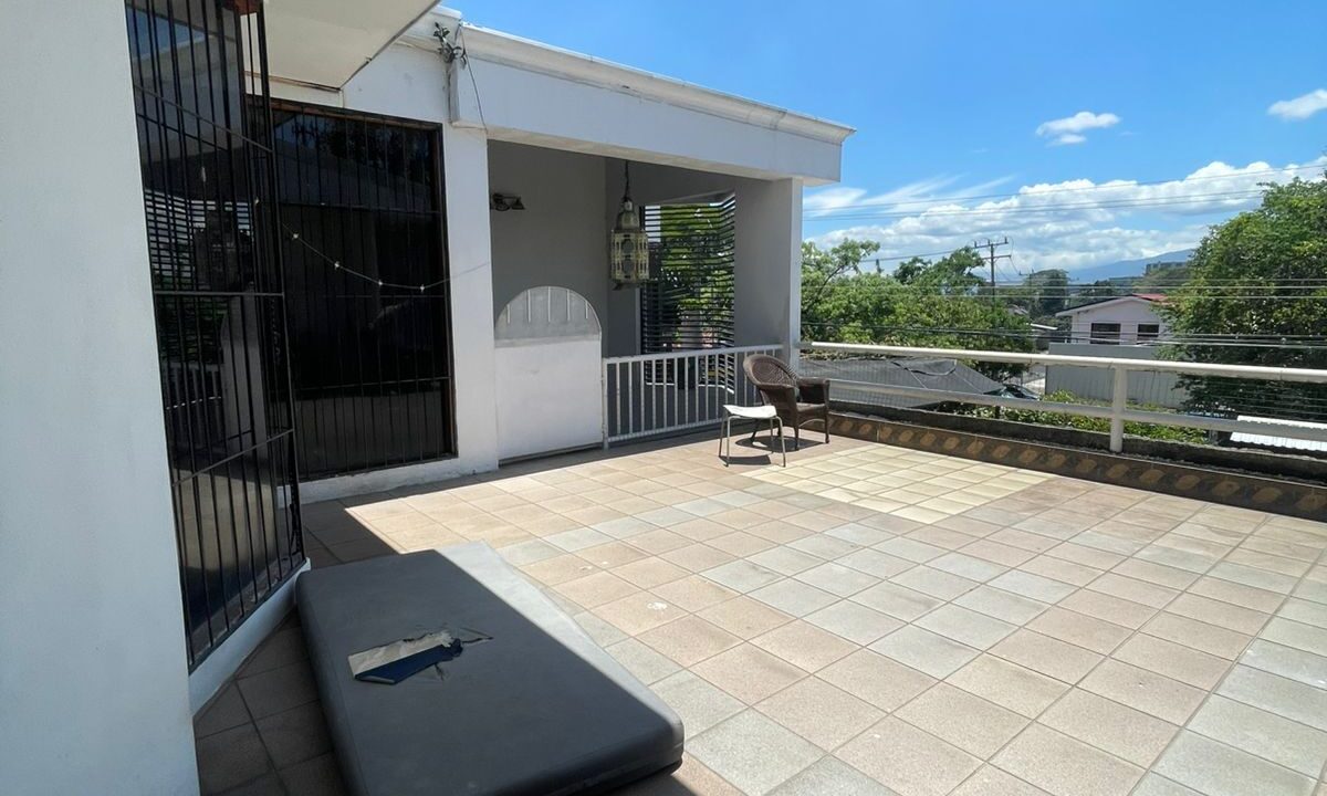 CASA EN VENTA ESCAZU MAHDAD (14)