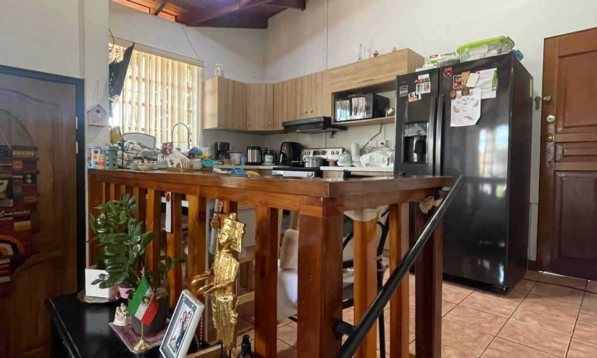 CASA EN VENTA ESCAZU MAHDAD (17)