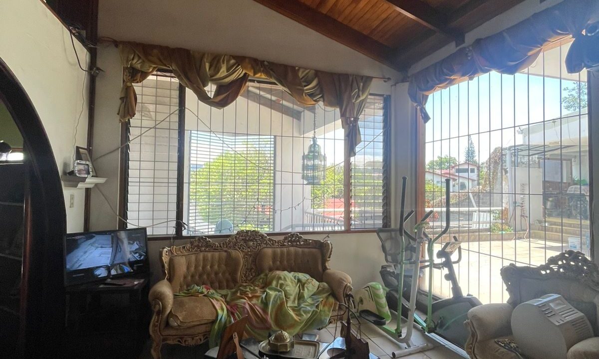 CASA EN VENTA ESCAZU MAHDAD (26)