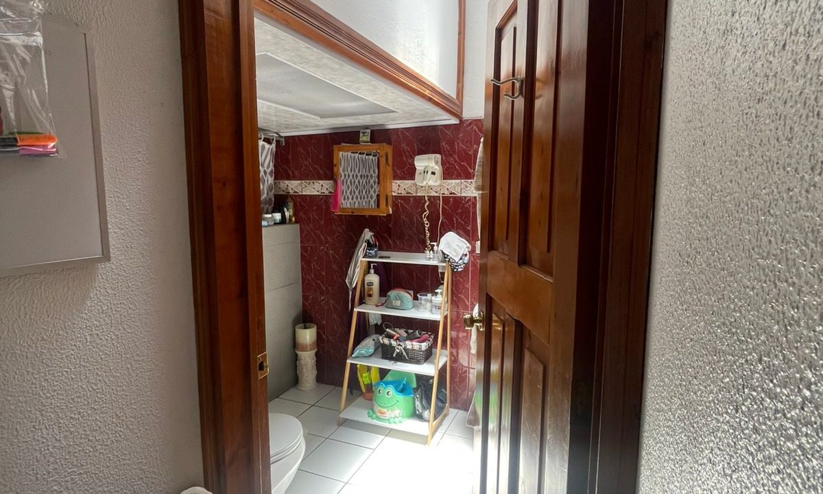 CASA EN VENTA ESCAZU MAHDAD (4)