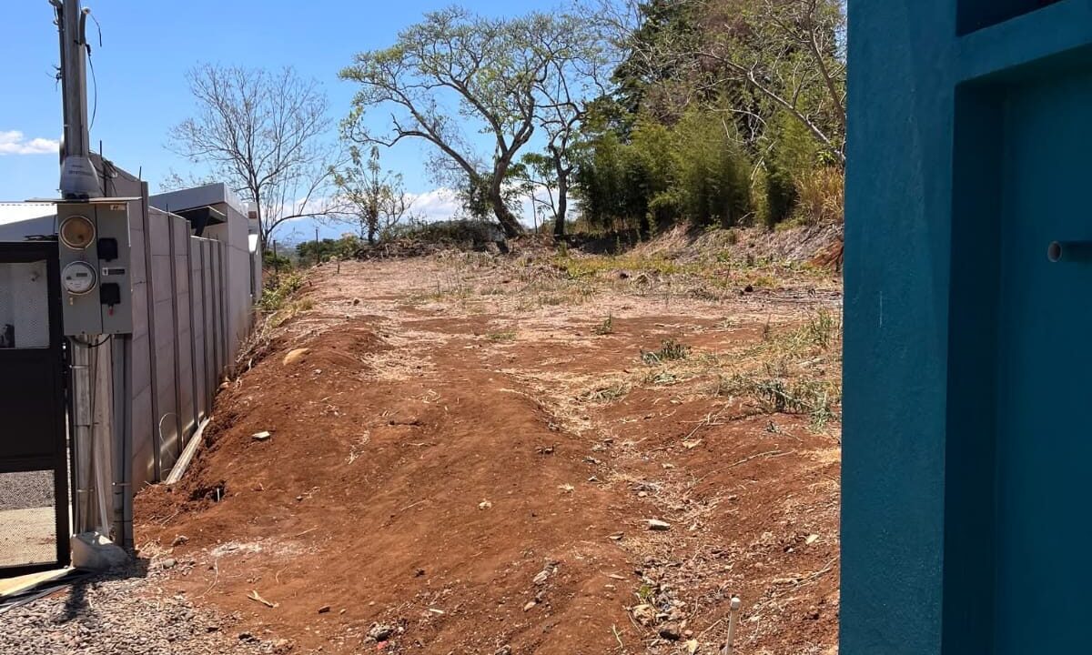 LOTE EN VENTA - CALLE LA GRANJA ATENAS (4)
