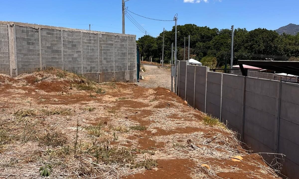 LOTE EN VENTA - CALLE LA GRANJA ATENAS (7)